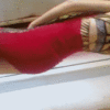 esta mamita en minifalditaesta buenisima y coge mmmm_5fe5f14bf35e1.gif