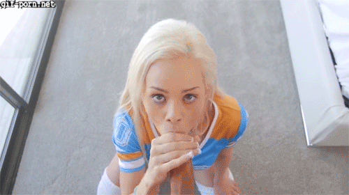 Elsa Jean on knees knows how to give head_6022993975235.gif
