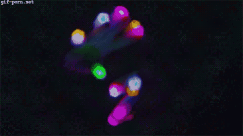 Melanie Iglesias lightshow_6022da2564315.gif