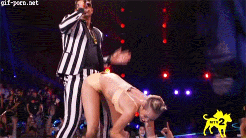 Miley Cyrus Grinding on Robin Thicke_6022d218ceeba.gif