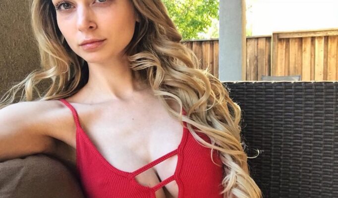 Nadya Nabakova getting stuffed_602299b7b7e50.jpeg