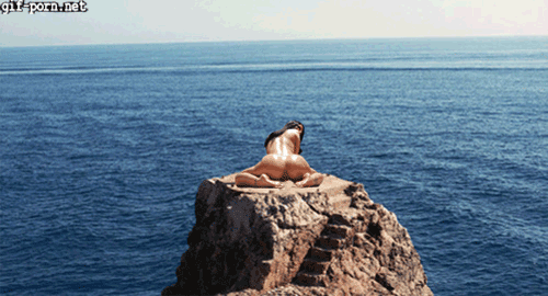 Naked Ass Twerking on a Rock_6022bc621f2d9.gif