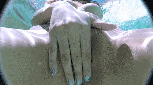 underwater fingering_6022f3285735f.gif