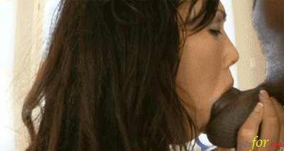 Asian Girl With Amazingly Deep Throat…_6193b9dd23556.gif