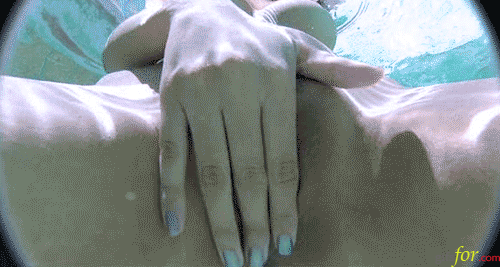 Underwater Masturbation Gif…_619d7b7f72e8d.gif