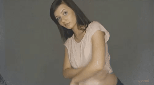 Anna Tatu shows off her beautiful tits_68f67644e8ad5.gif