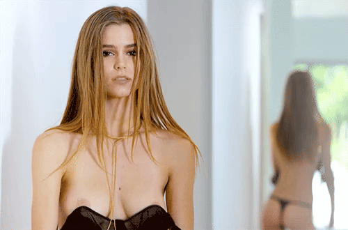 Amberleigh West showed her tits_69176bafd1eb9.gif