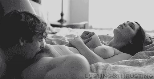 Guy licks hairy pussy Holly Michaels_696e6eec782d3.gif